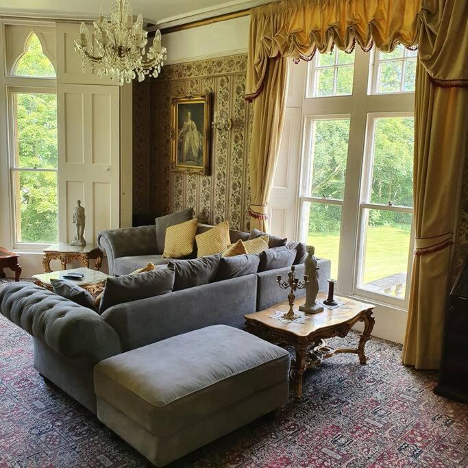 Country Manor House With Indoor Pool And Hot Tub Villa Rochester  Exterior photo