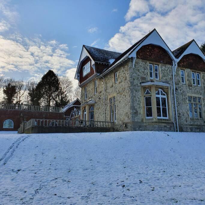 Country Manor House With Indoor Pool And Hot Tub Villa Rochester  Exterior photo