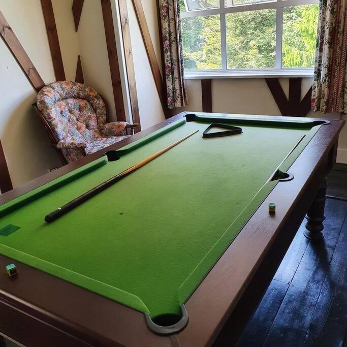 Country Manor House With Indoor Pool And Hot Tub Villa Rochester  Exterior photo